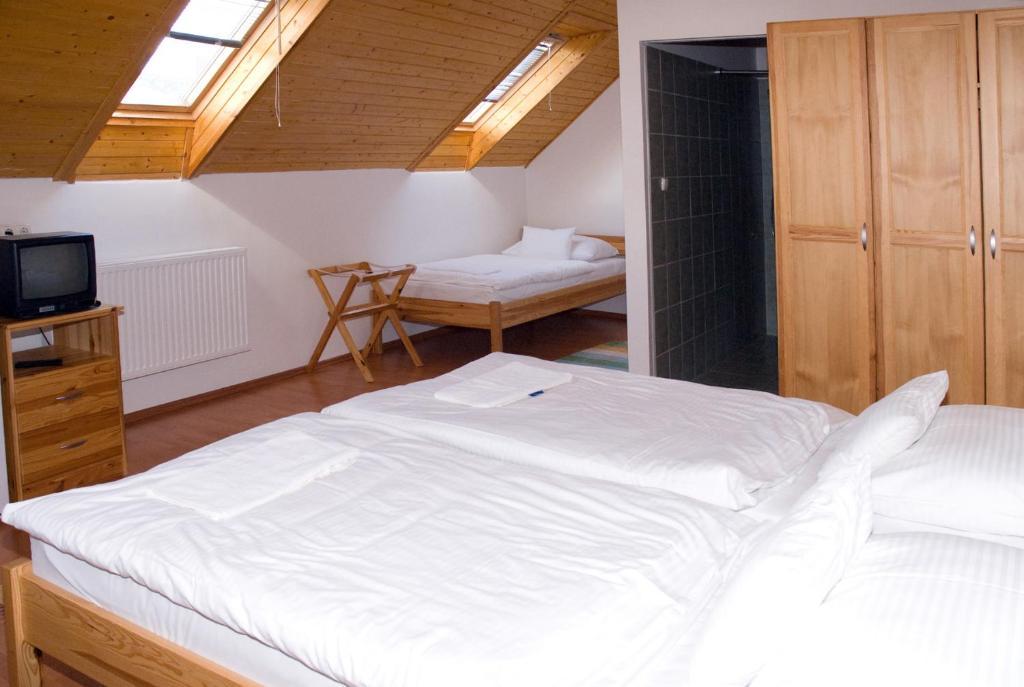 Haramia Csapszek Es Fogado Otel Szombathely Dış mekan fotoğraf